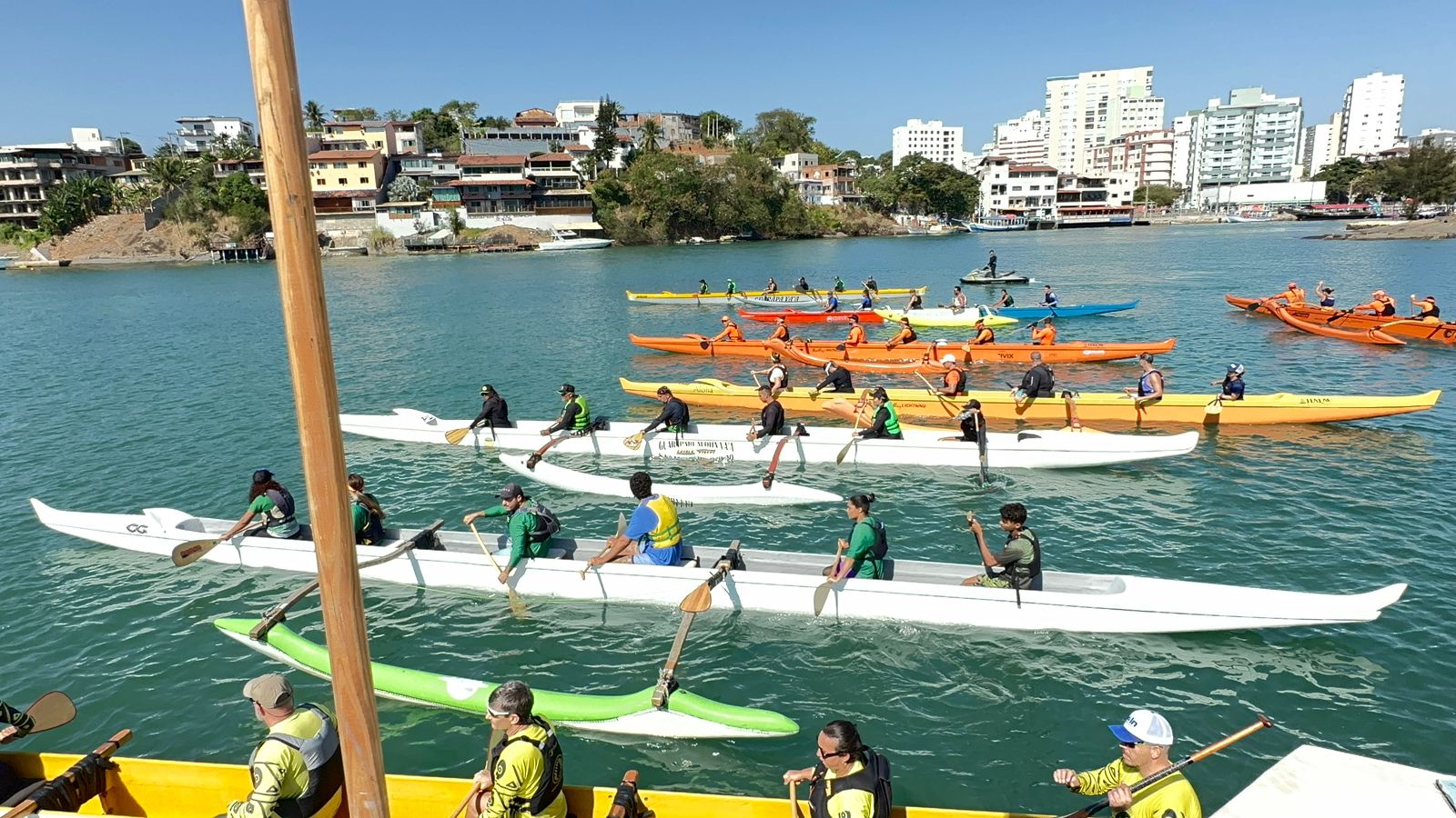 Travessia de São Pedro reúne cerca de 300 atletas, na Prainha